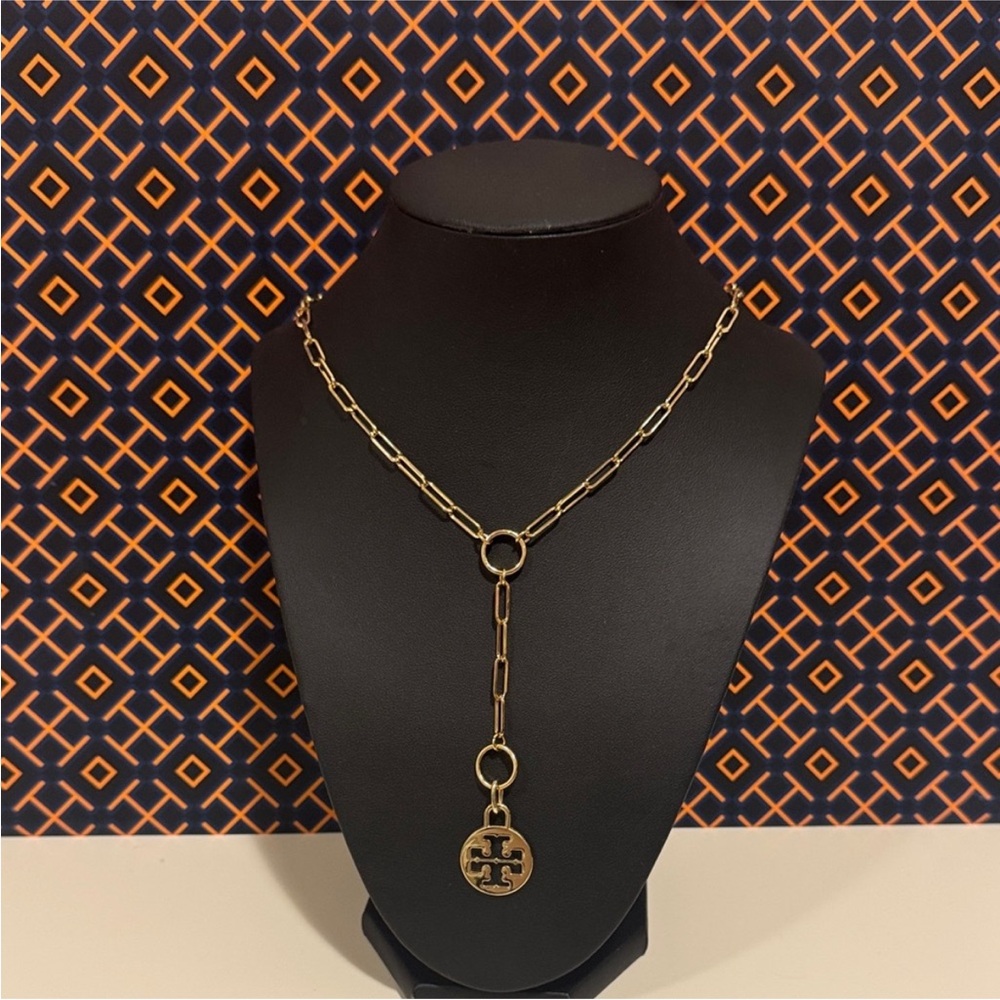 NEW✨ Pendant with Tory Burch Round Logo charm/medallion